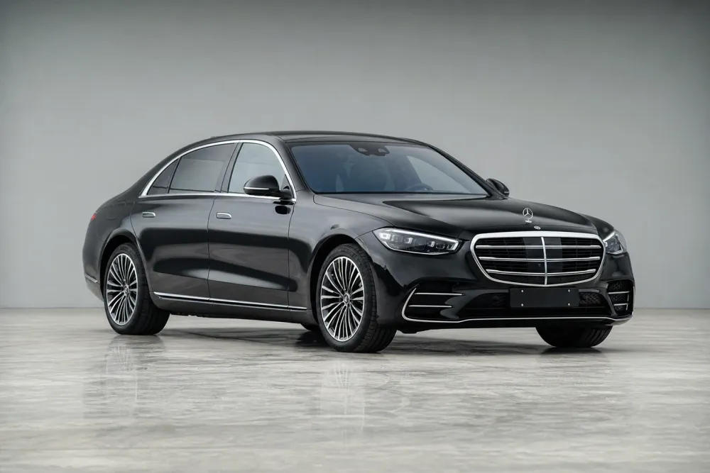 Mercedes-Benz S 500 4MATIC L — Czerń obsydianowa, metalik